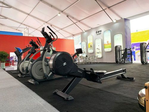 舒华智能健身设备与体育防护用品惊艳中西部博览会，引领行业新趋势